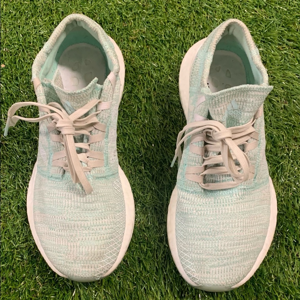 Adidas adiboost pure women’s 8 sneaker